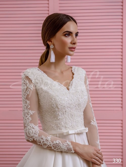 https://www.sposa-lia.com/images/stories/virtuemart/product/330       (2).jpg